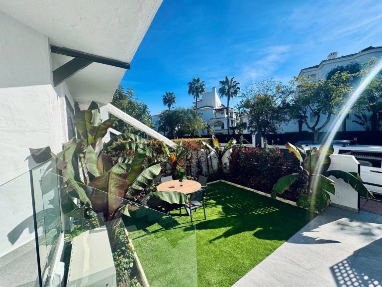 b5bb5757dc69b71cf5473af29e3b773d - 12