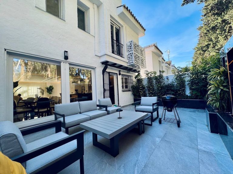 b5bb5757dc69b71cf5473af29e3b773d - 15