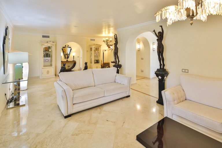 b611da13143979cb4232b6759a53b0bc - 4