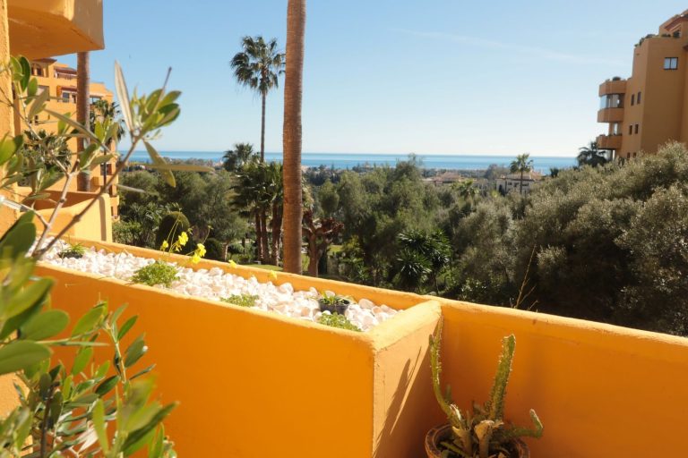 b74f5202bfac442bbd4ae493e72a5dc6 - 2