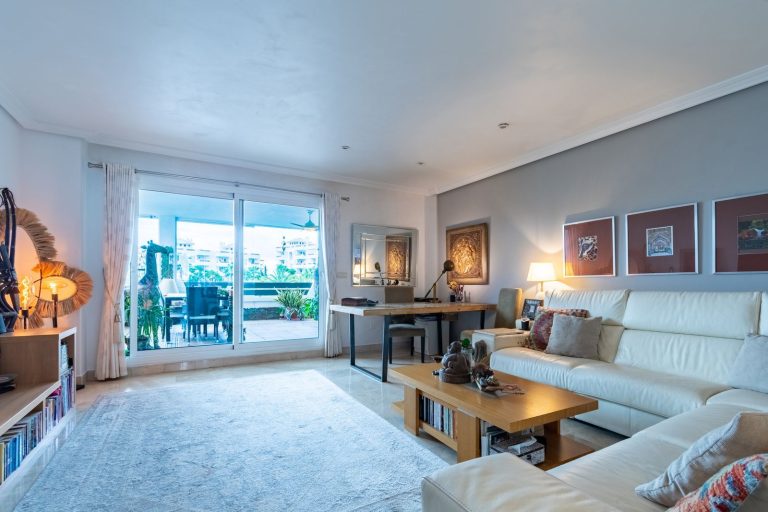 b77c238c1056e7e4241bd3630ba6133f - 15