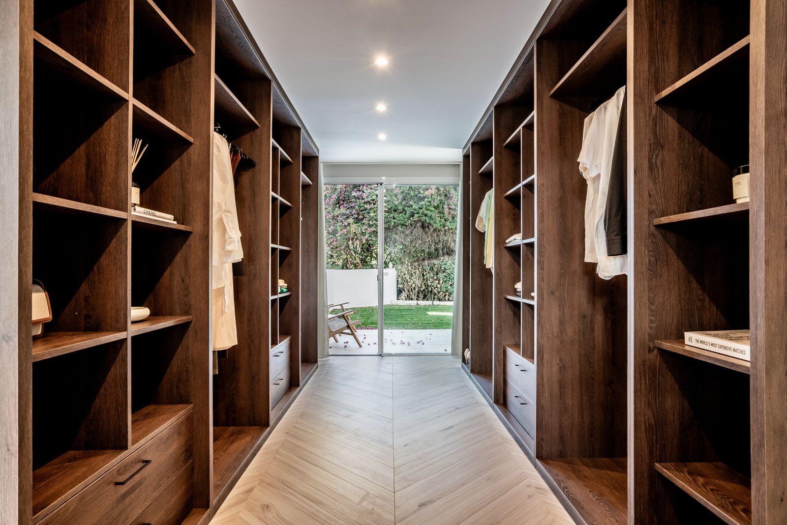 b797974f1cdba44c0f06940887e21f61 - 11