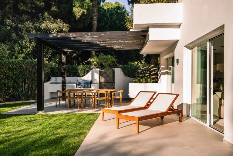 b797974f1cdba44c0f06940887e21f61 - 12