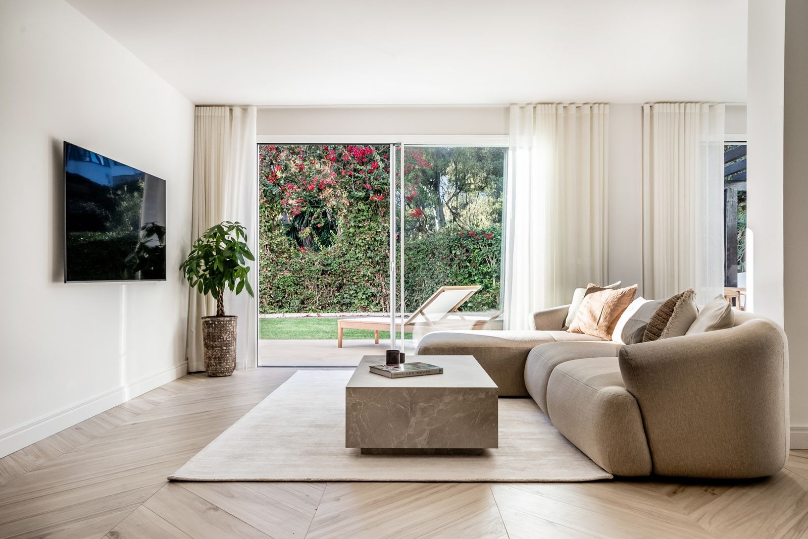 b797974f1cdba44c0f06940887e21f61 - 13