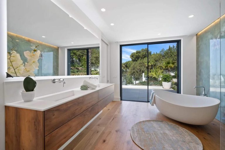 b7a10bb93f456f88be3364086de0700d - 12