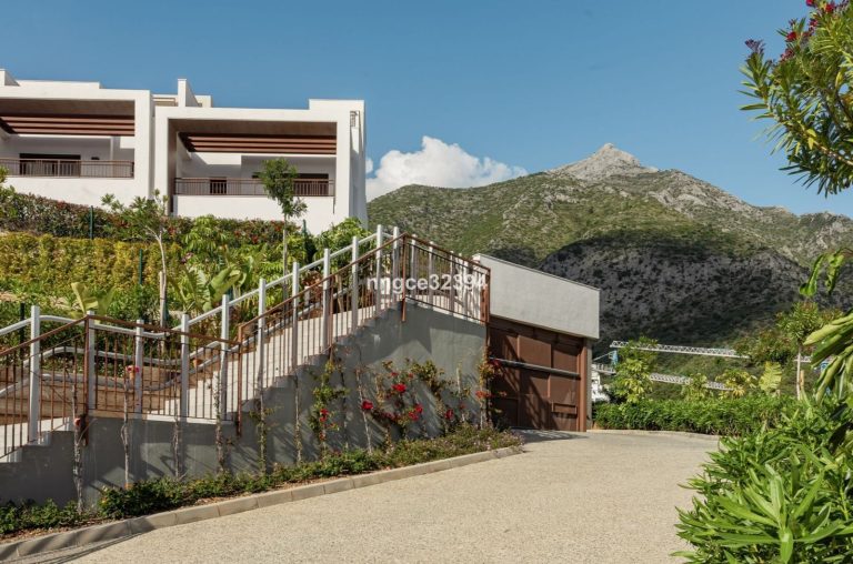 b939ccf48168ac487bcbd9fc8c84a9fc - 15