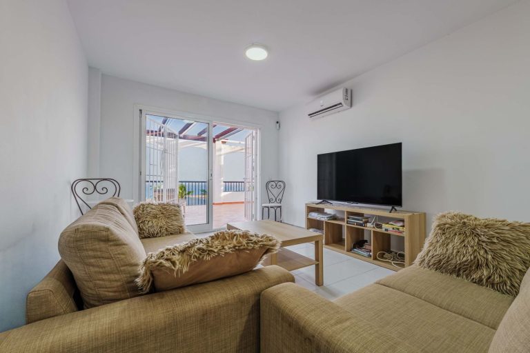 ba5d9136c54cb454406b4bef69499d3a - 10