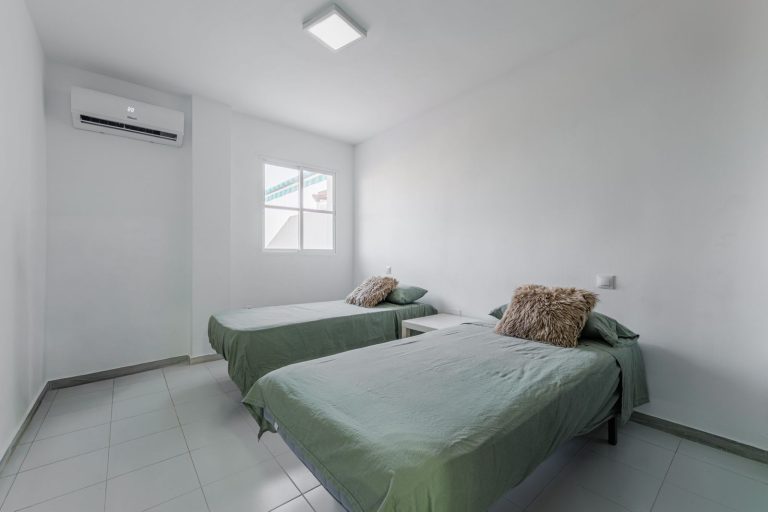 ba5d9136c54cb454406b4bef69499d3a - 14