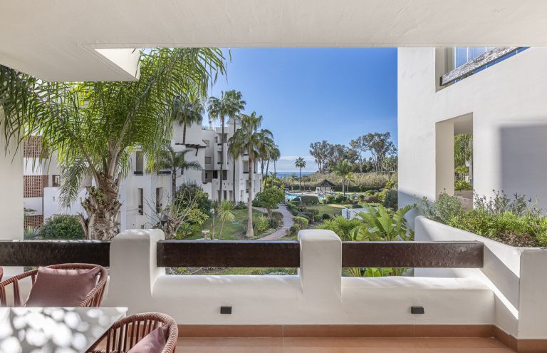 bd09c2c8ea1665638f50bec6ecb866fd - 1