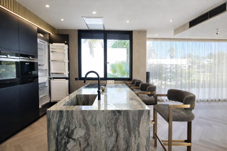 be85590ddd4ba2ebd594ee62c1da77e3 - 3