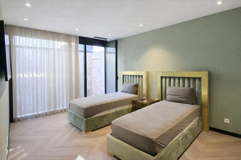 be85590ddd4ba2ebd594ee62c1da77e3 - 5