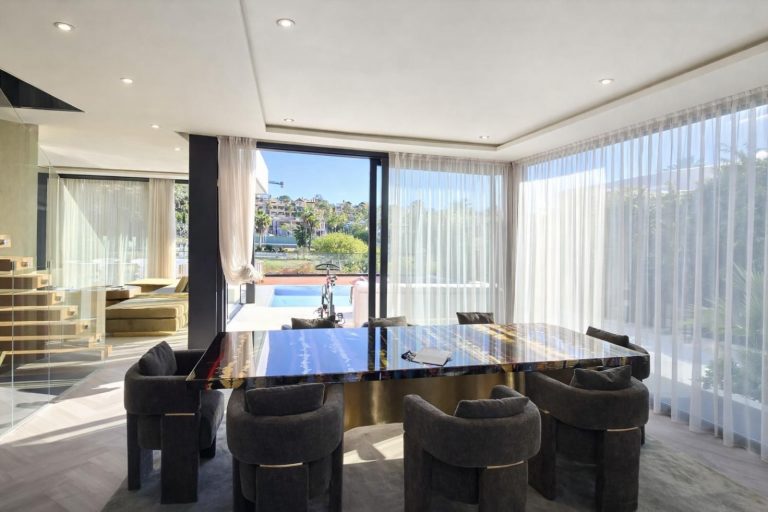 be85590ddd4ba2ebd594ee62c1da77e3 - 8