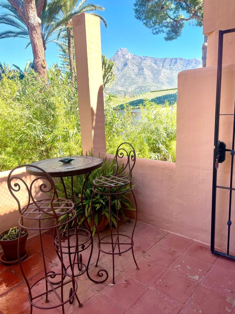 beb803ece863a90c3b9a8e0f1376a664 - 10