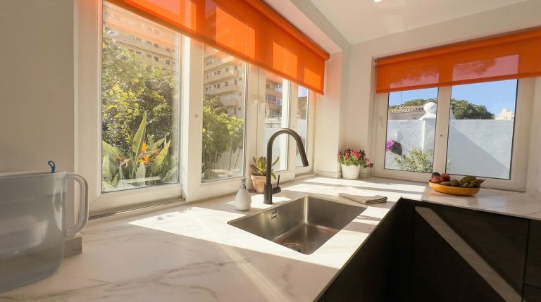 beee1da0f864048d9eb193d887a87370 - 14