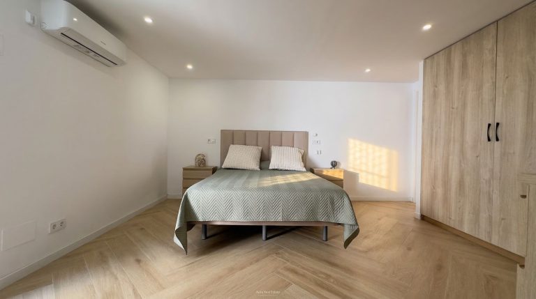 beee1da0f864048d9eb193d887a87370 - 15