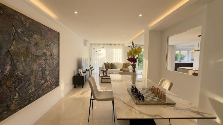 beee1da0f864048d9eb193d887a87370 - 9