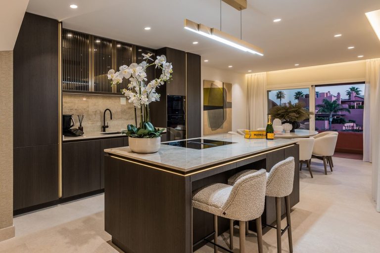 bef9fae3e4a09f9f96ef2ffef99c582a - 11