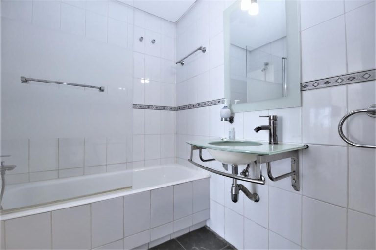 bfba01f3612df072e8d9622e888e7940 - 11