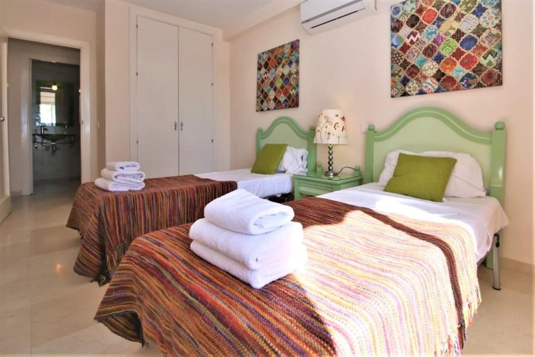 bfba01f3612df072e8d9622e888e7940 - 12