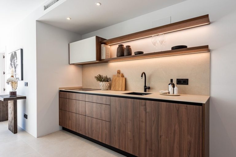 bfbdbd88cace641b655f5b71b19dc4e6 - 2