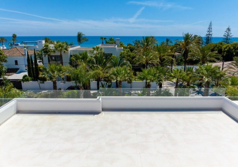 bfe1bca6337357ae651a77dbcd8be644 - 2