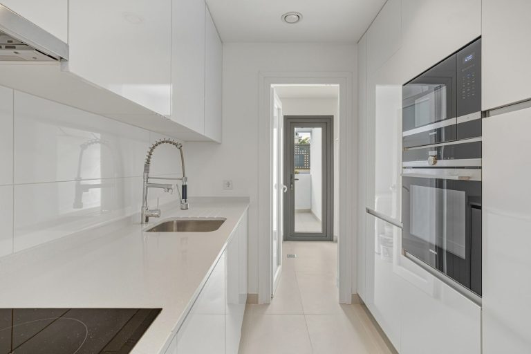 c03174909f0371abf2ce397316a87296 - 16