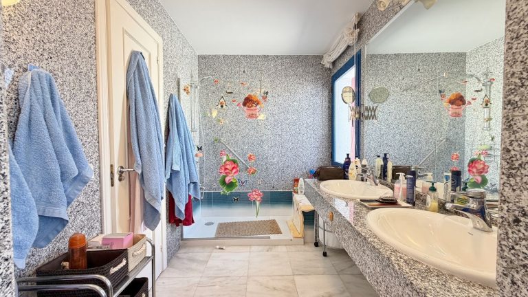 c062ac9650177a9ef96fe8c91c5ccedb - 15