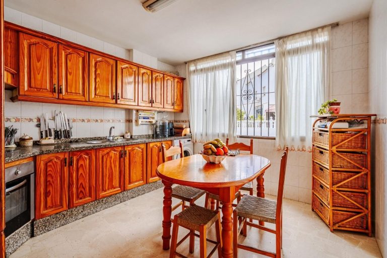 c239faadd599ba02d9c7f9a5f73652ca - 5