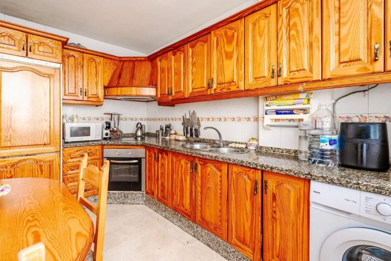 c239faadd599ba02d9c7f9a5f73652ca - 6