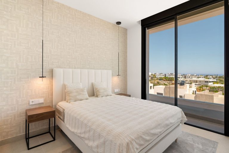 c42ef122ced671222562e7460095d2f9 - 12