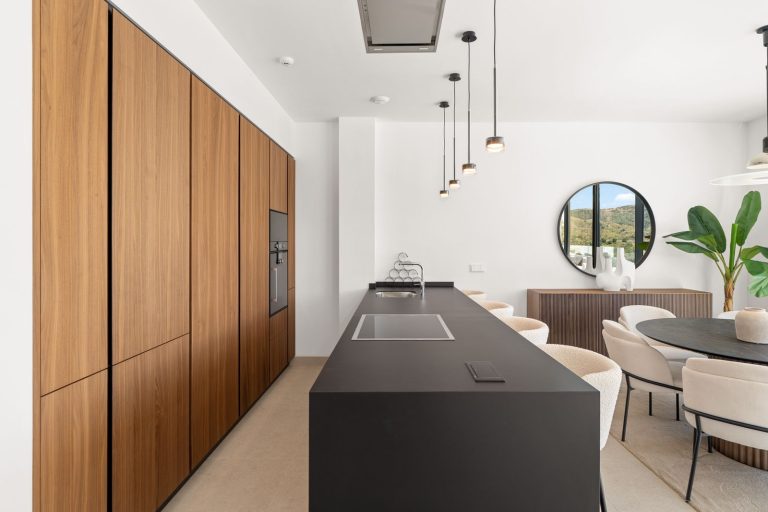 c42ef122ced671222562e7460095d2f9 - 8