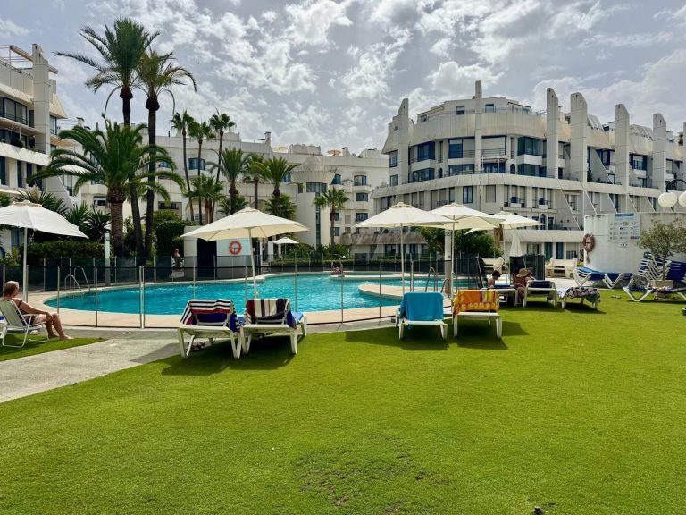 c5b06ee7f56bc8f1715bbafcbf462340 - 1