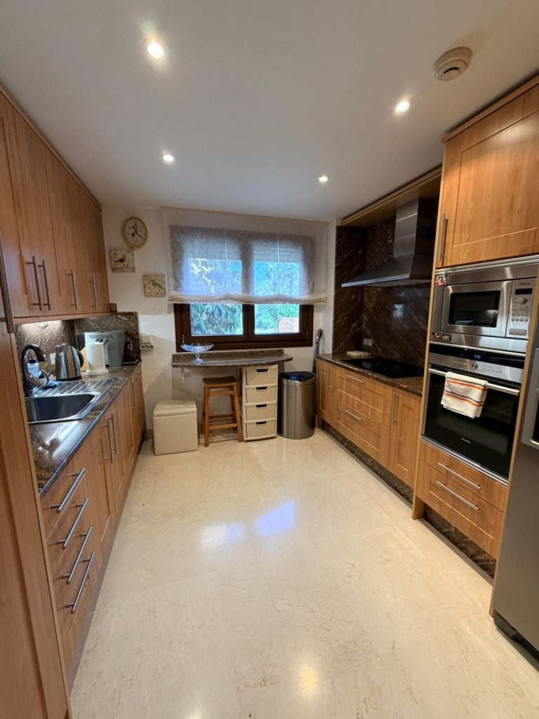 c84101f1f382ee12e83c253a703cfc46 - 9