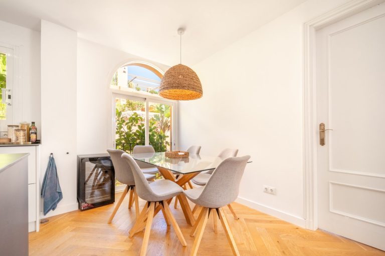 c89b3a2c9dbdbe454bd6a143e3cfe20e - 3