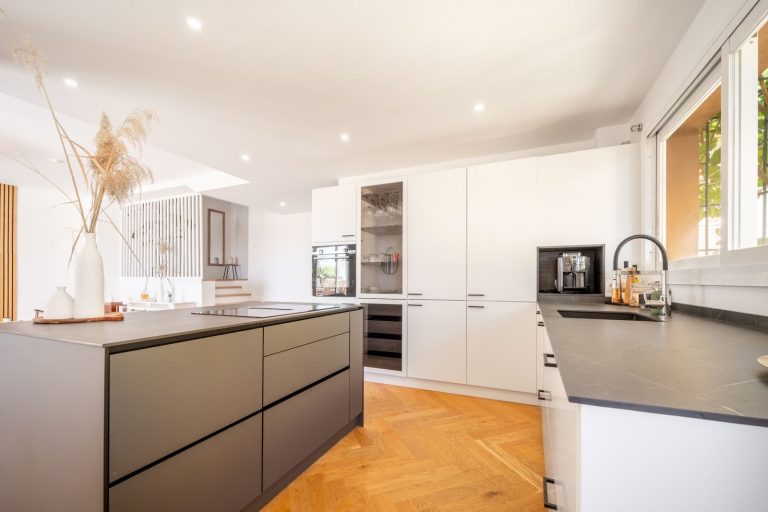 c89b3a2c9dbdbe454bd6a143e3cfe20e - 4