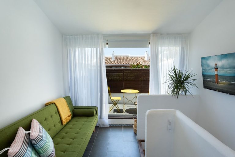 c8a0d513f8b22a9b048b4efdd366645a - 13