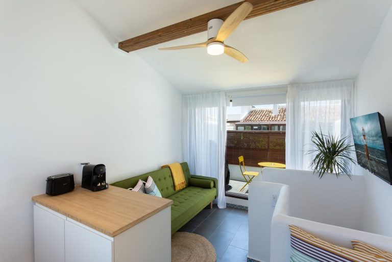 c8a0d513f8b22a9b048b4efdd366645a - 14