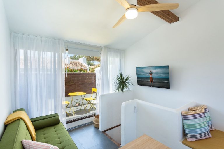 c8a0d513f8b22a9b048b4efdd366645a - 16