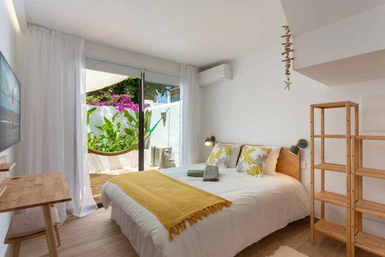 c8a0d513f8b22a9b048b4efdd366645a - 3