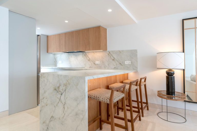 c932654b5ade1c942d8cbe51aec6735e - 11