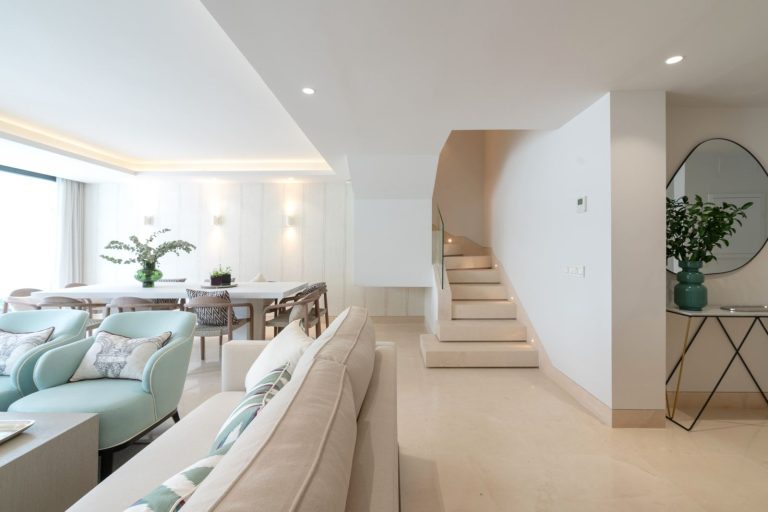 c932654b5ade1c942d8cbe51aec6735e - 12