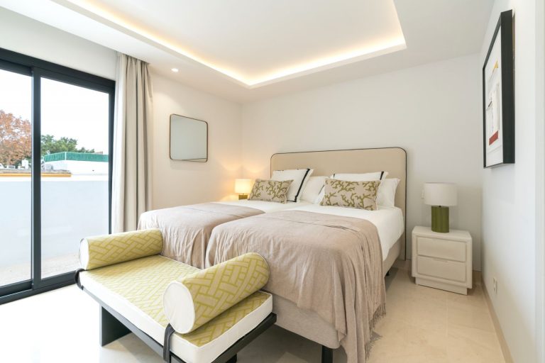 c932654b5ade1c942d8cbe51aec6735e - 14