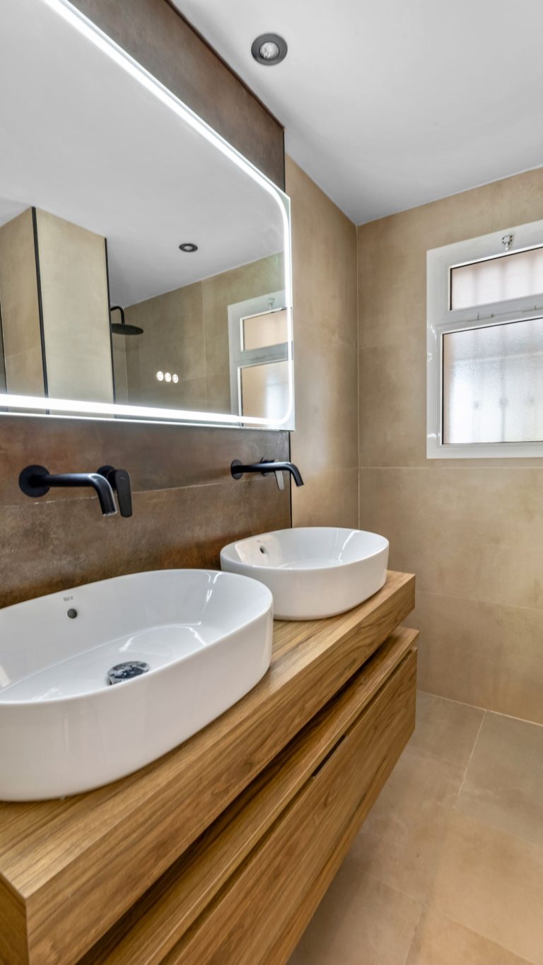 caf556ec0b8af8b2f13ae8a660f9efbd - 11