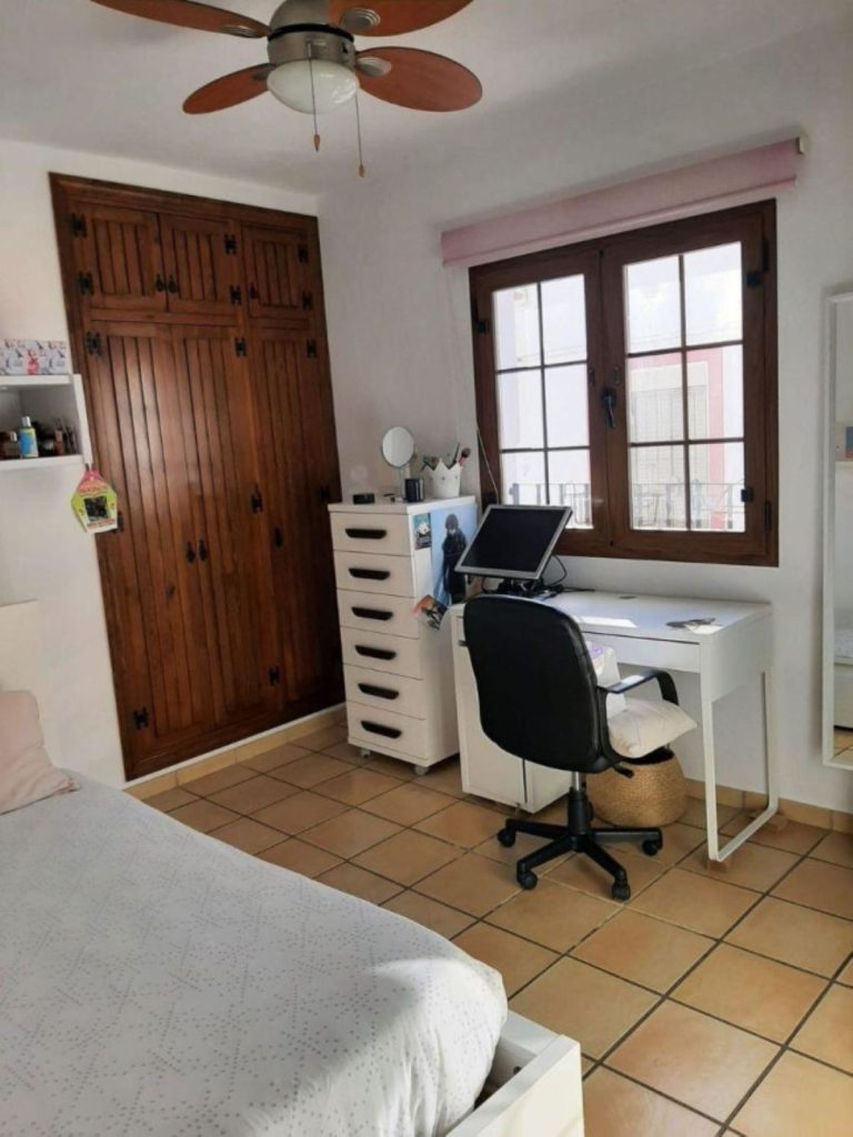 cb37153eb7e1569bd3d1a16e7bb100eb - 10