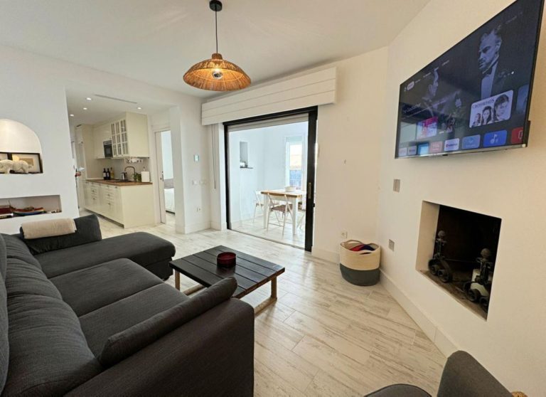 cbec3b4b773ce4f2b76bbdfbb9e4377d - 1