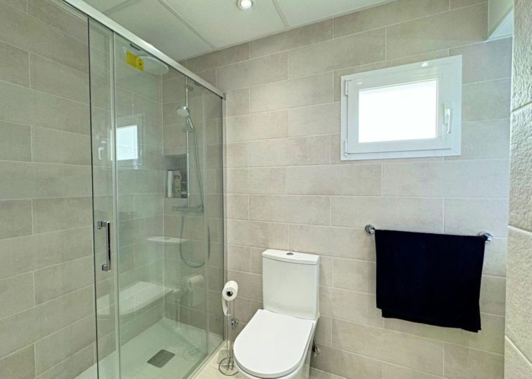 cbec3b4b773ce4f2b76bbdfbb9e4377d - 12