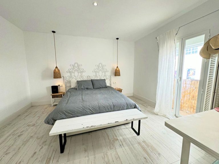 cbec3b4b773ce4f2b76bbdfbb9e4377d - 4