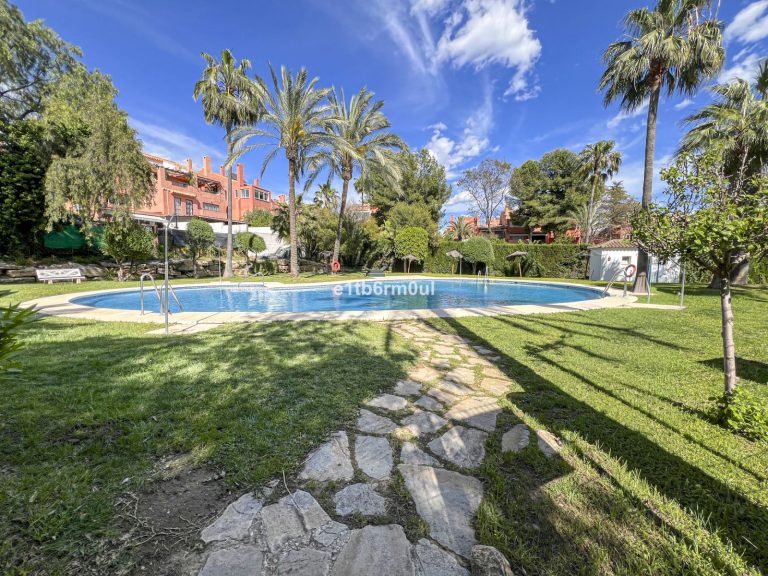 ce44f8ad4d3f3c2694cb556db088c546 - 1