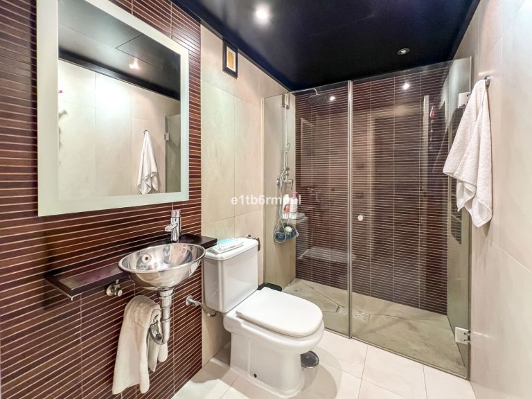 ce44f8ad4d3f3c2694cb556db088c546 - 12