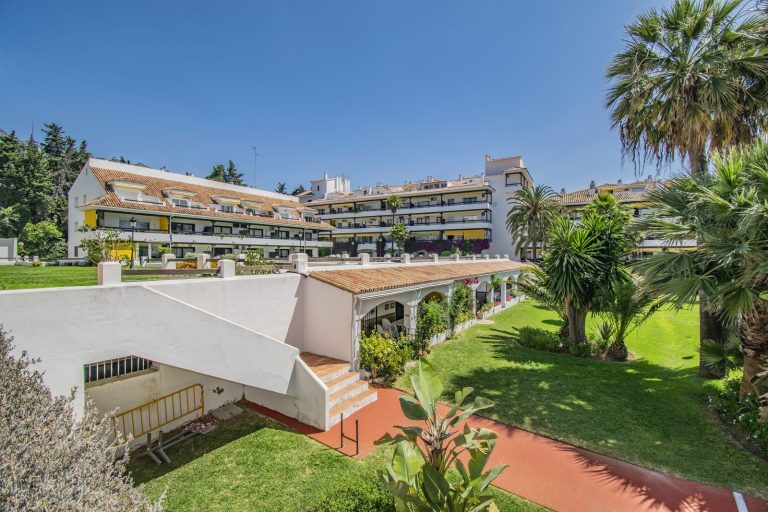 cf8c349a3b37a512dc734be6b2a9f51d - 16